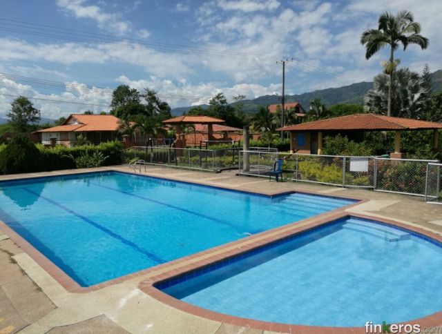 HOSPEDAJES EN PARA ALQUILER EN VITERBO - Finca en Apia, Risaralda